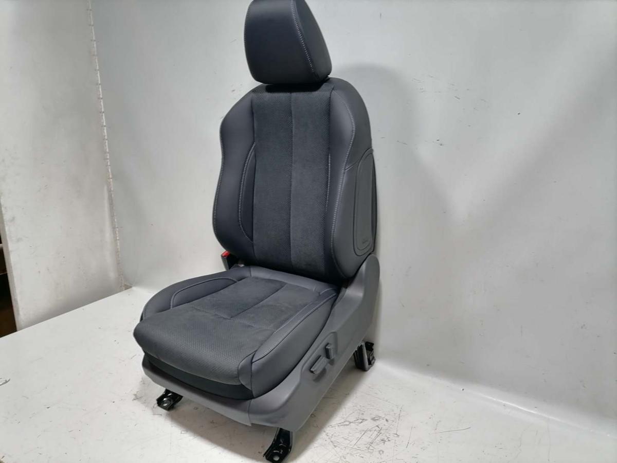 Mitsubishi Eclipse Cross GL3W original Sitz vorn links Fahrersitz Teilleder elektrisch Bj.2023